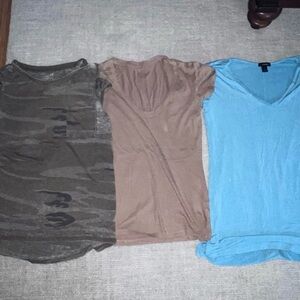 Bundle 3 short sleeve t-shirts small-x-small